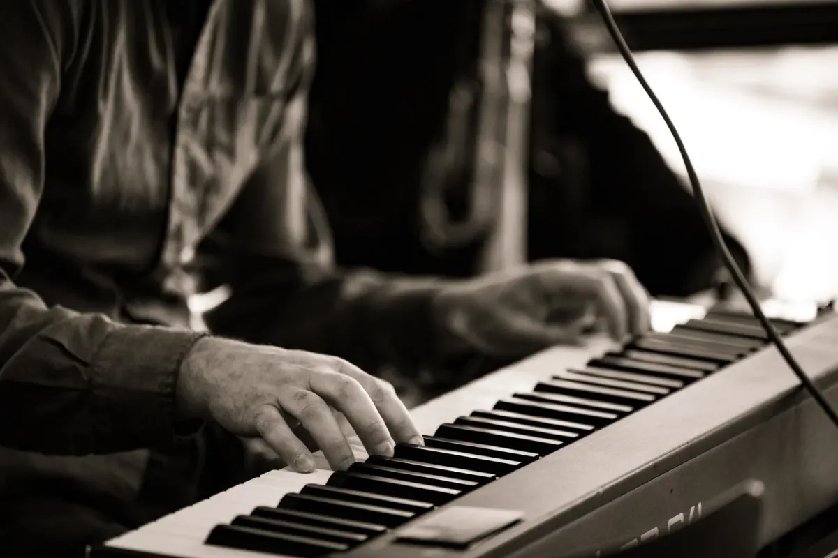 Erez Lirov performing at the piano